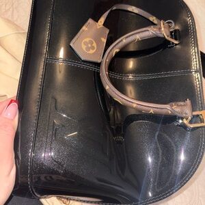 Louis Vuitton ALMA PM VERNIS Bag